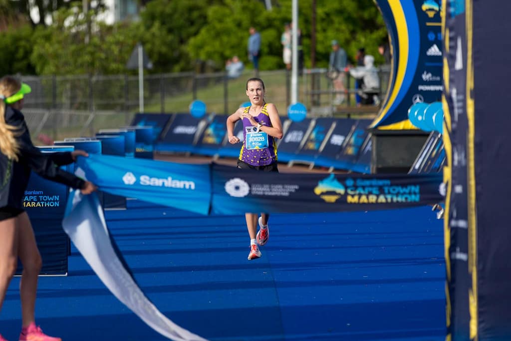 Hendricks and Kavanagh Power to Peace Run Victories at the Sanlam Cape